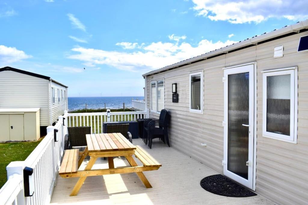 New Sea View Platinum Caravan With Huge Decking Newcastle upon Tyne Buitenkant foto