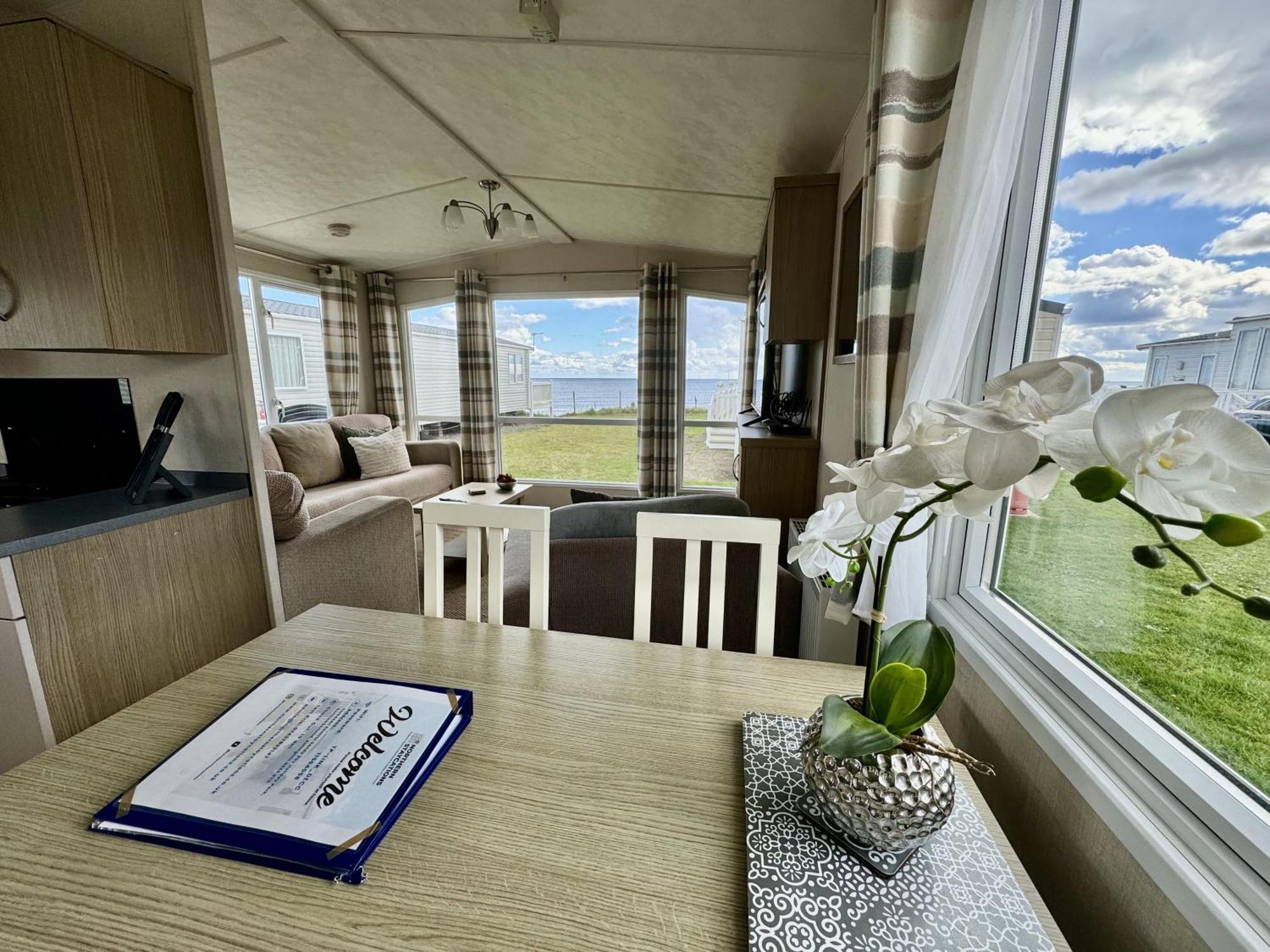 New Sea View Platinum Caravan With Huge Decking Newcastle upon Tyne Buitenkant foto