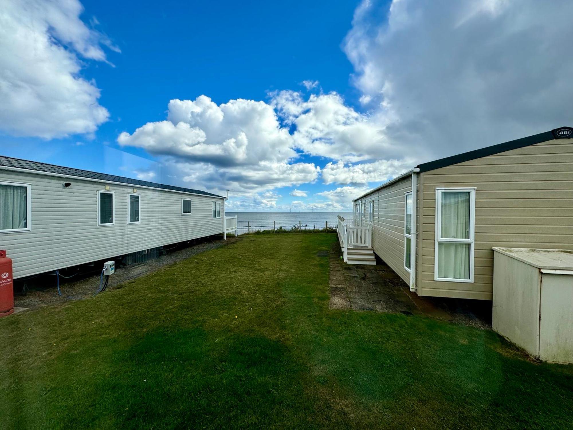 New Sea View Platinum Caravan With Huge Decking Newcastle upon Tyne Buitenkant foto